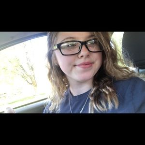 Meet your Posher, Caitlyn